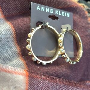 Anne Klein pearl chunky gold  love hoop earrings new